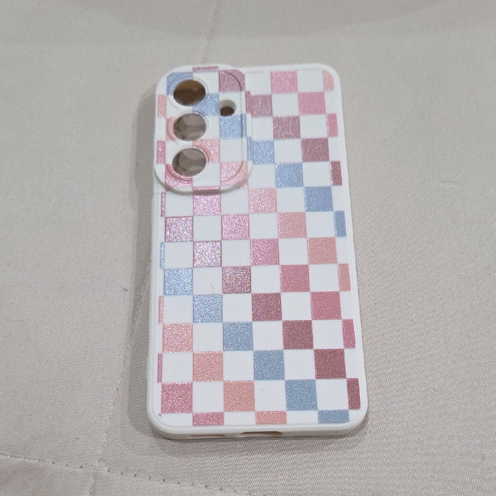 Checkered Pink and White Phone Case Samsung S25+